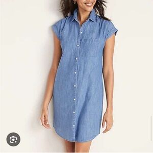 💕3/$25💕 Old Navy Denim Button Up Dress
